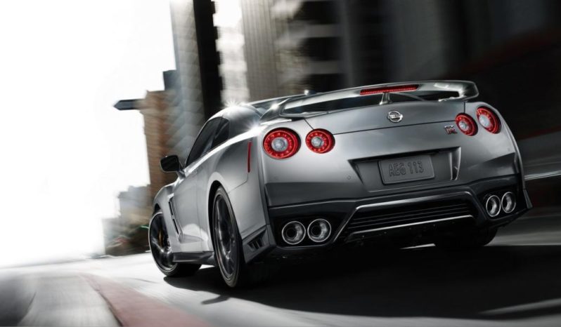 Nissan GT-R full