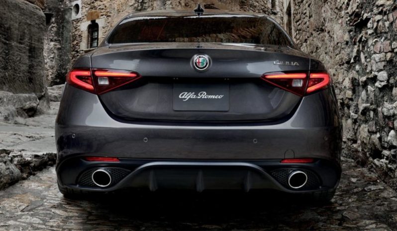 Alfa Romeo Giulia full