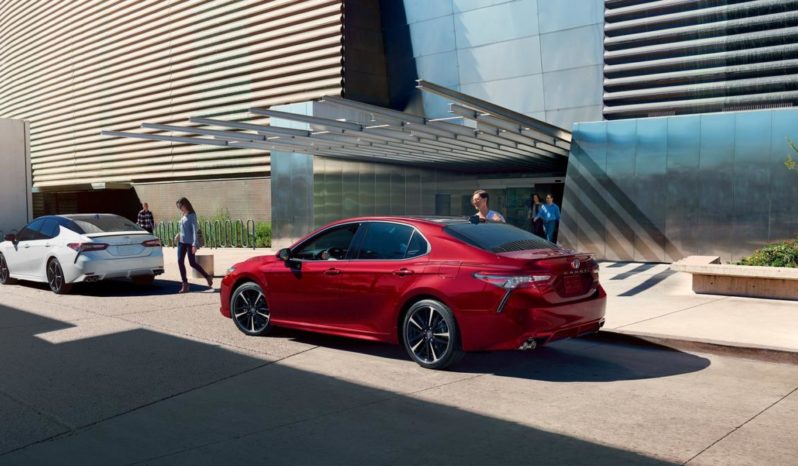 Toyota Camry Hybrid full