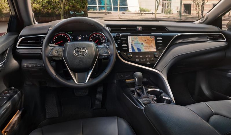 Toyota Camry Hybrid full