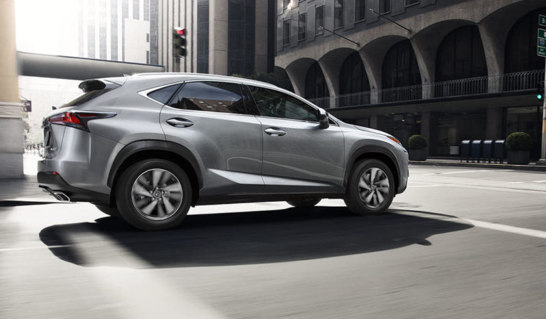 Lexus NX 300 full