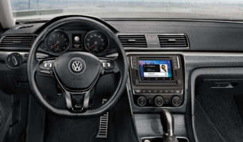 Volkswagen Passat full