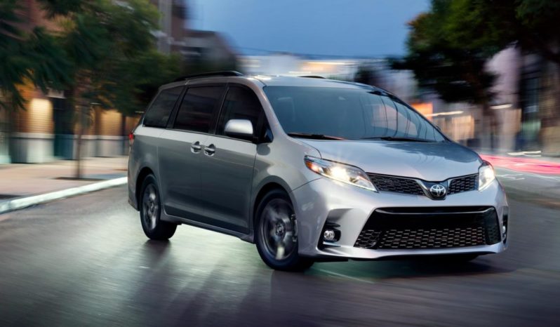 Toyota Sienna full