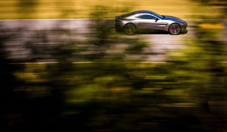 Aston Martin Vantage full