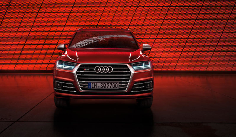 Audi Q7 full
