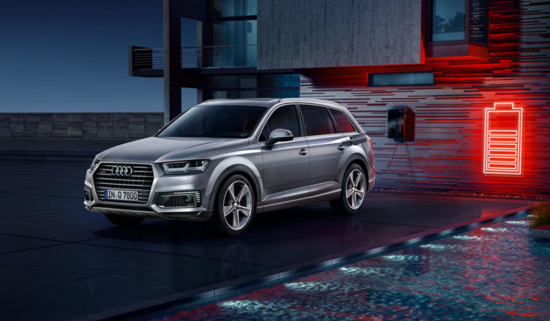 Audi Q7 full