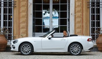 Fiat 124 Spider full