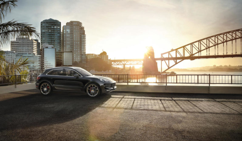 Porsche Macan Turbo full