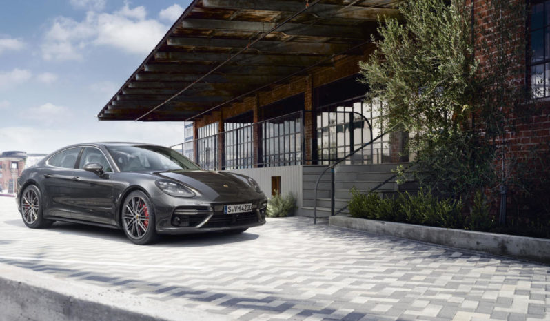 Porsche Panamera Turbo full