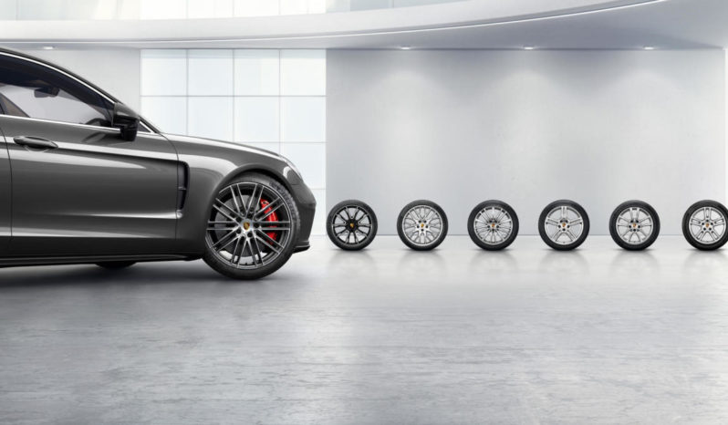 Porsche Panamera Turbo full