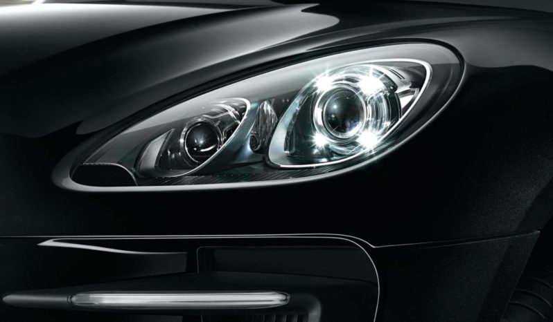 Porsche Macan Turbo full