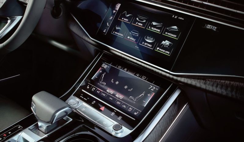 Audi Q8 full