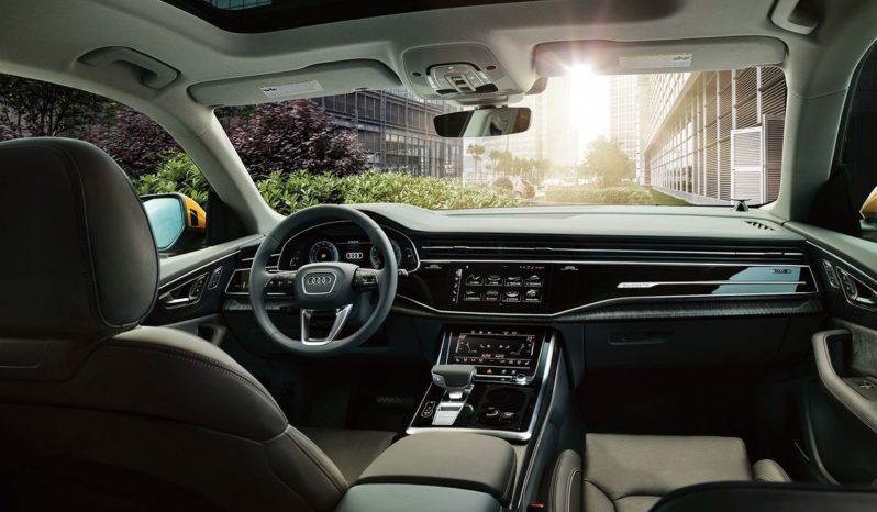 Audi Q8 full