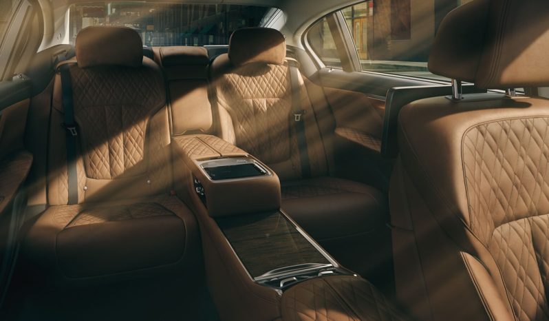 BMW 750i xDrive full